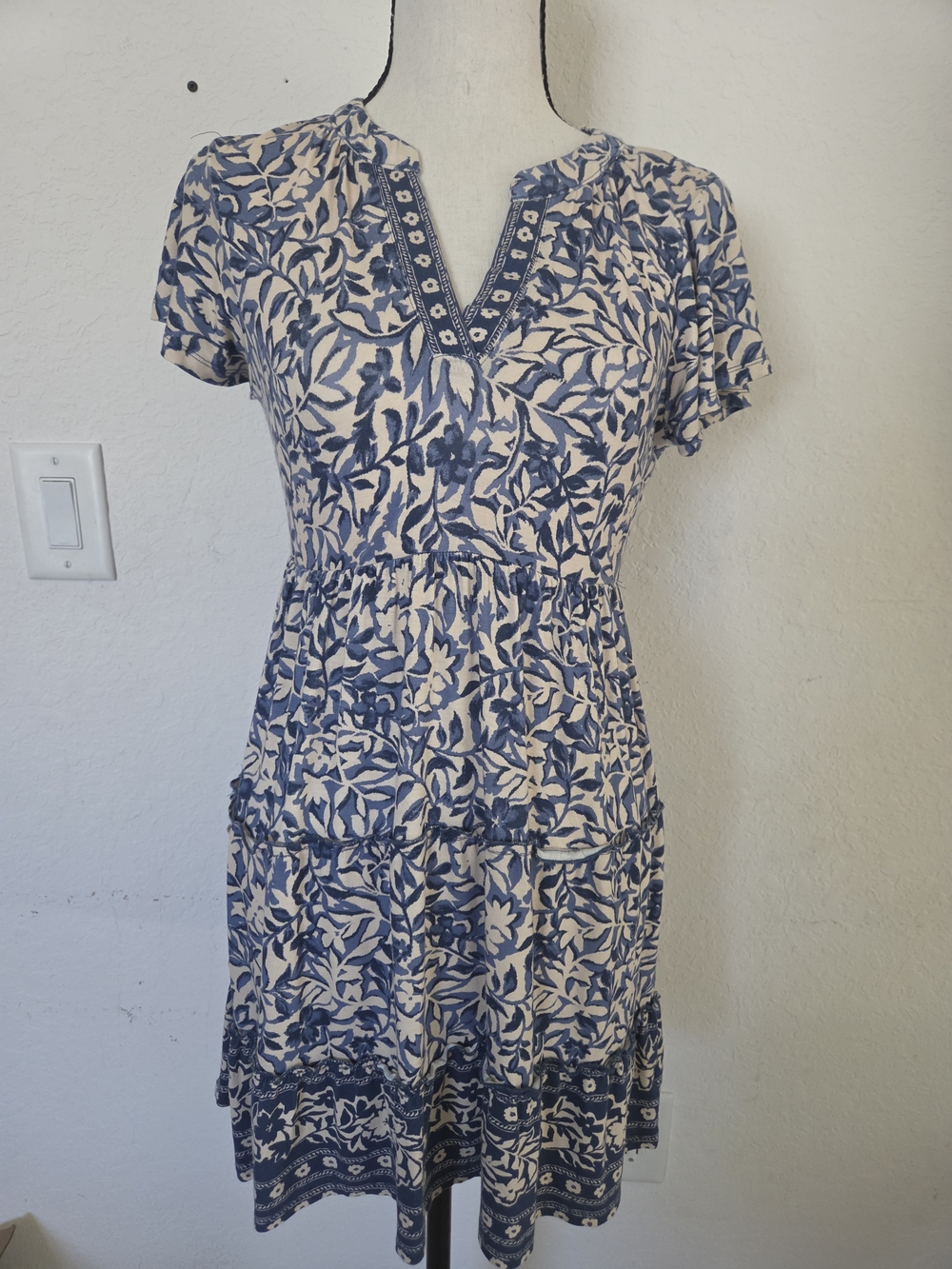 Lucky Brand Floral Tiered Mini Dress PS Blue Cream Boho Cottagecore V-Neck